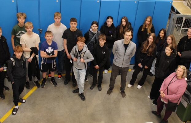 Students from Pirita Majandusgümnaasium Visit TET ESTEL Factory